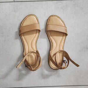 Super comfortable BORN leather sandals 7